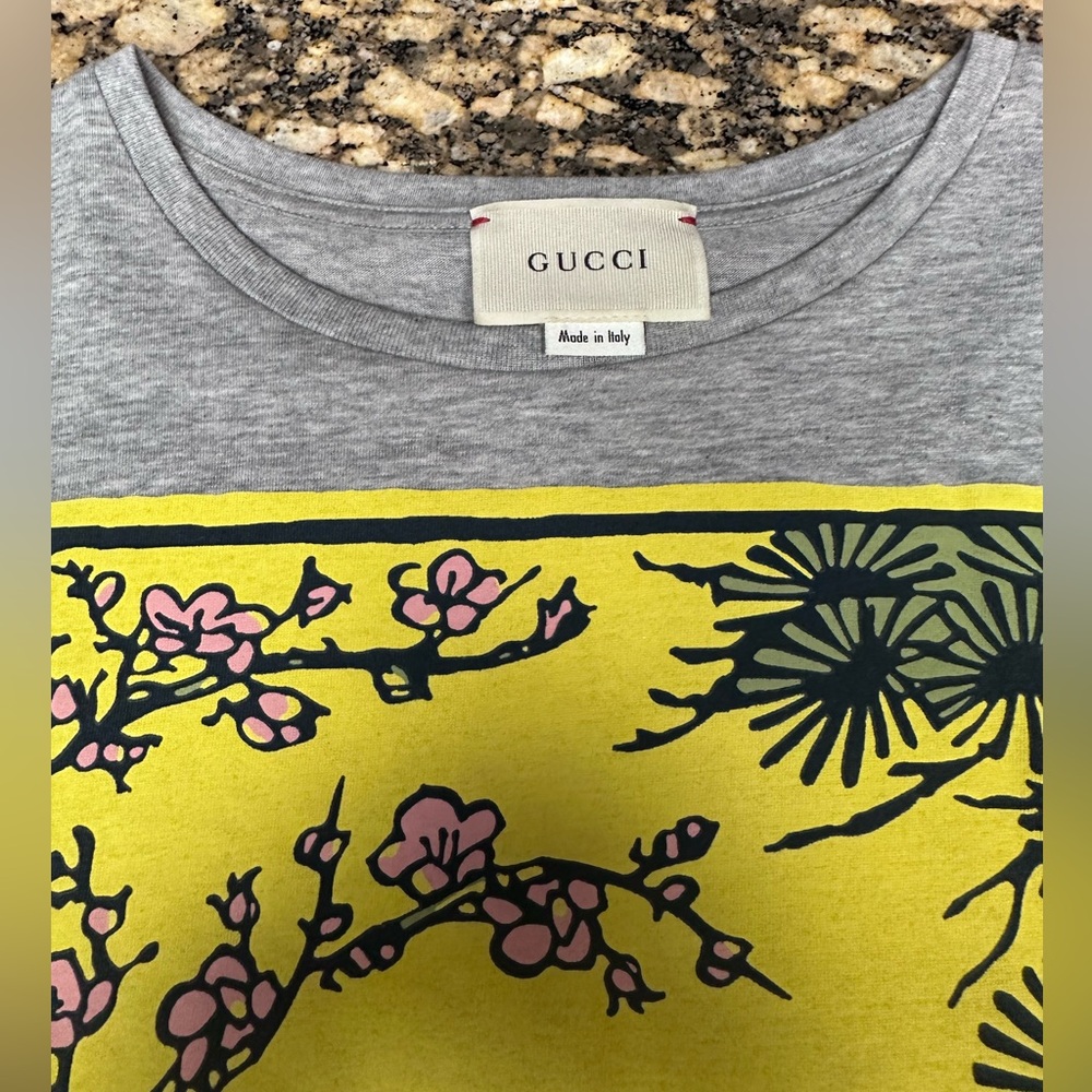 Gucci Gray Tee with Yellow and Pink Graphic - Picture 2 of 6